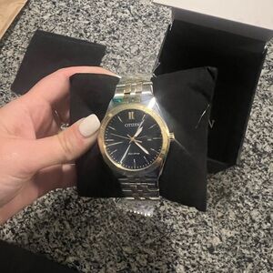 Citizen mens watch, never worn.